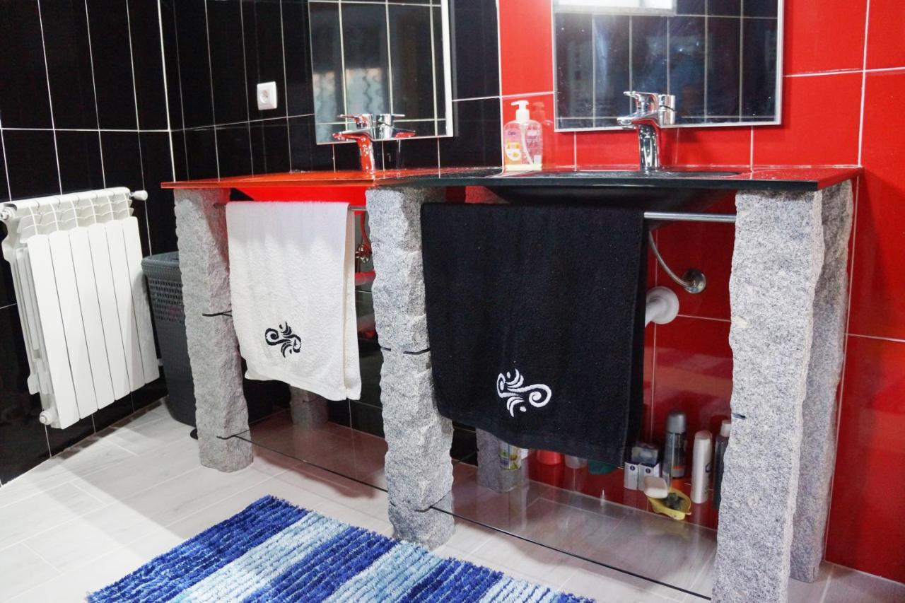 Casinha Das Bonecas - Casa Com Piscina Privada Aveiro Exterior photo
